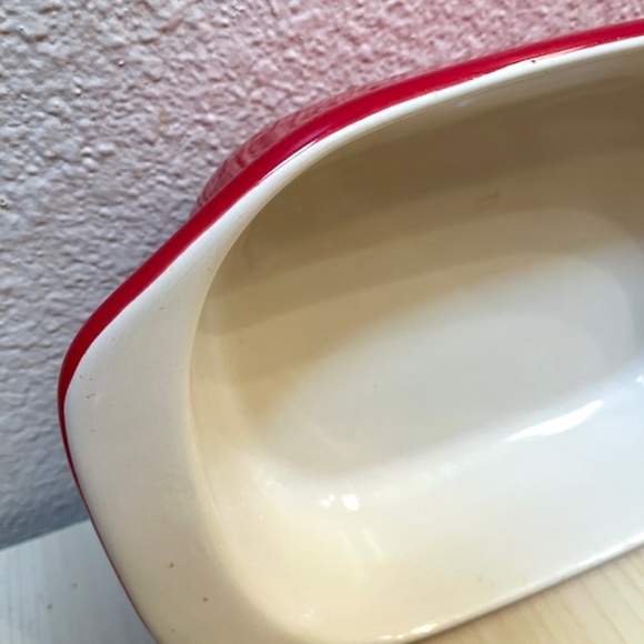 Chantal Baking Dish. Red/Cream 1 & 3/4 quart. 9 x 7 x 2 in. inner dimensions. - Picture 5 of 7